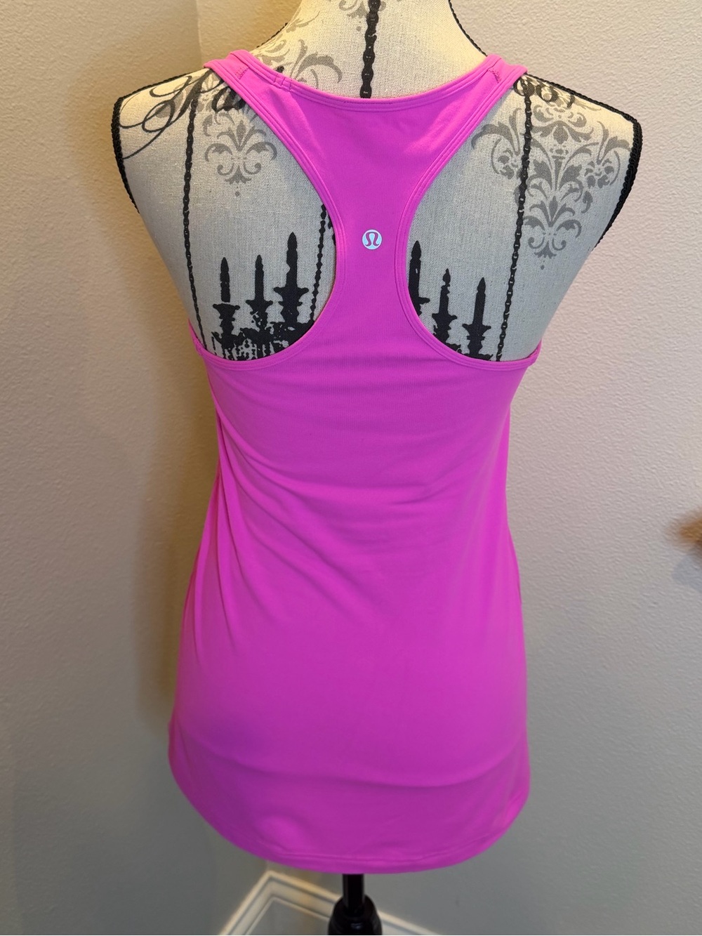 Lululemon Sz. 8 Cool Racerback Tank, Older Design-Hits at Low Hip, Hot Pink - Picture 4 of 8